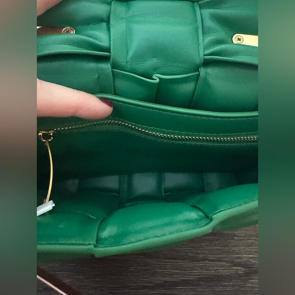 NWT Evalulu Woven Chain Shoulder Bag in Green - Picture 6 of 6